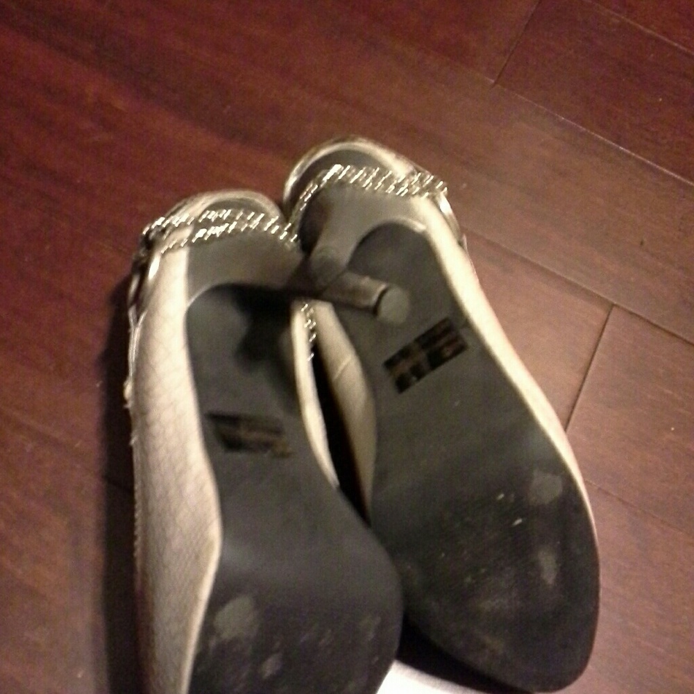 Shoes - Picture 2 of 2